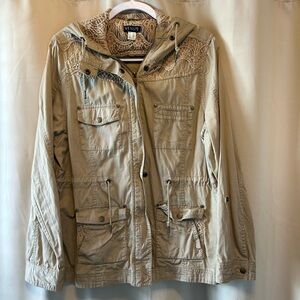 VENUS Women's Beige Utility Jacket with Lace Accents